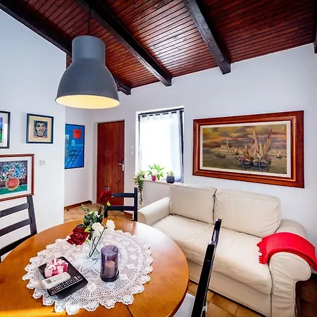 Apartment C52 *